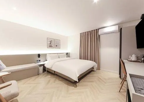 Yam Yeonsan Hotel